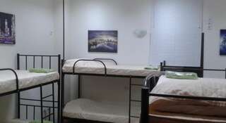 Гостиница Радикс Хостел Краснодар Спальное место на двухъярусной кровати в общем номере для мужчин-4