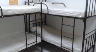 Гостиница Радикс Хостел Краснодар Кровать в общем 6-местном номере для мужчин и женщин-3