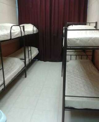 Гостиница Радикс Хостел Краснодар Спальное место на двухъярусной кровати в общем номере для женщин-2