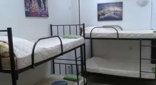 Гостиница Радикс Хостел Краснодар Спальное место на двухъярусной кровати в общем номере для мужчин-1